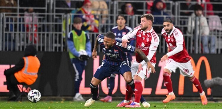 You are currently viewing L’OL résiste à 10 contre 11