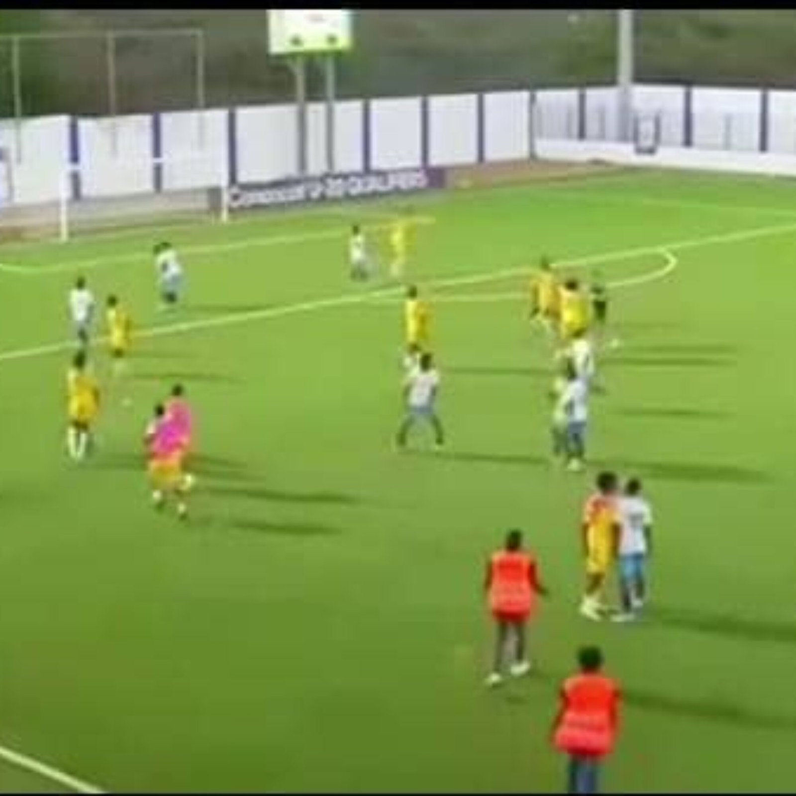 La Confederation of North, Central America and Caribbean Association Football suspend Anguilla et la Guyana