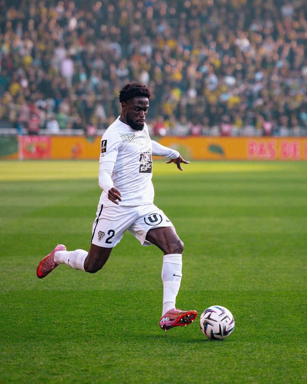 You are currently viewing Ligue 1: Calens Arcus et Angers victorieux au Derby de l’Ouest!