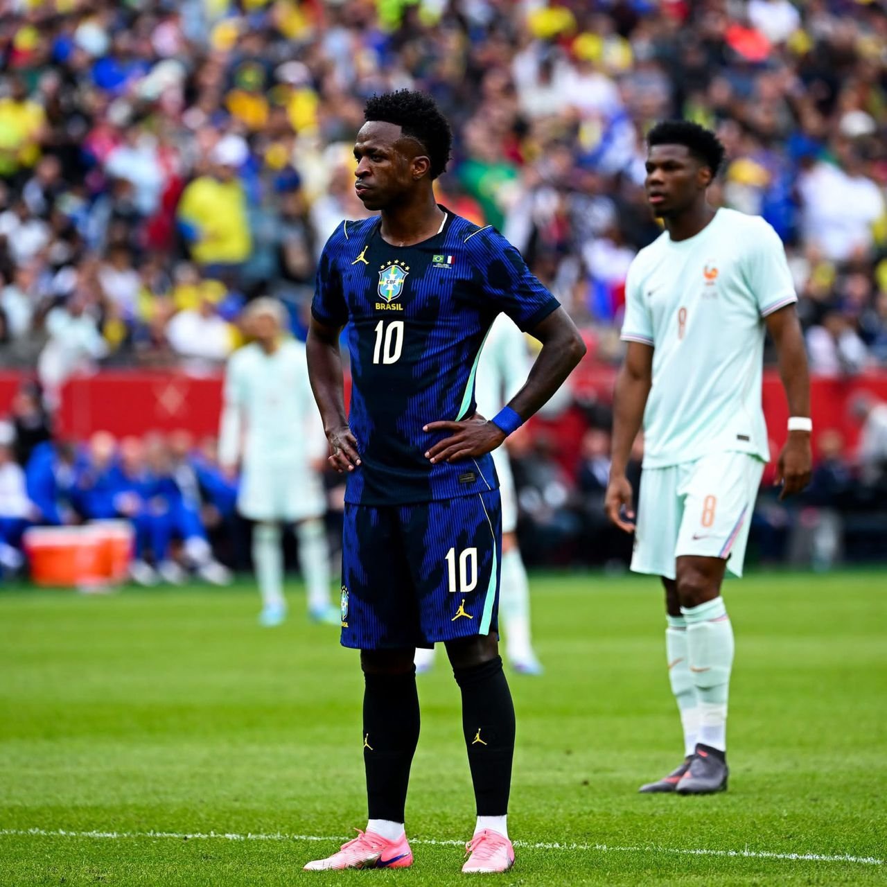 You are currently viewing Adversaire d’Haïti à la prochaine Coupe du Monde, le Brésil tombe en amical contre les bleus!